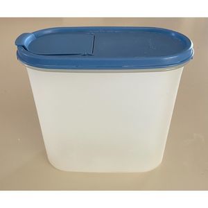 Tupperware 7 1/4 Cup Container 1613-23 Blue Lid
